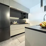 Ixia Home