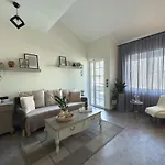 Ixia Home *
