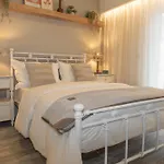 Ixia Home