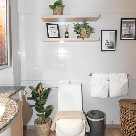 Ixia Home