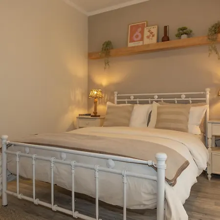 Ixia Home Apartmán