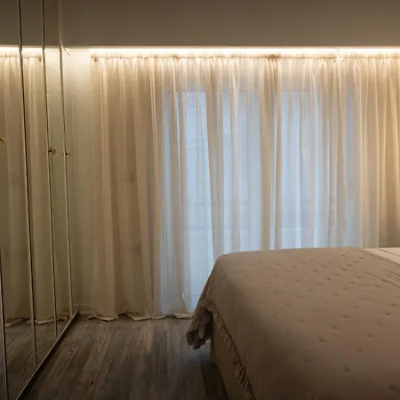 Ixia Home