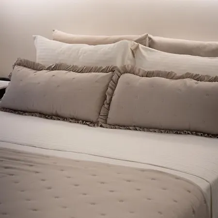 Ixia Home *