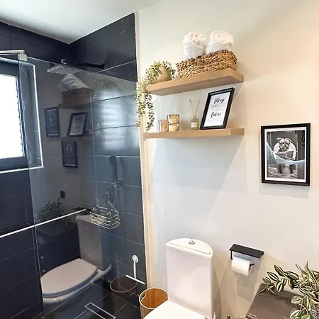 Ixia Home