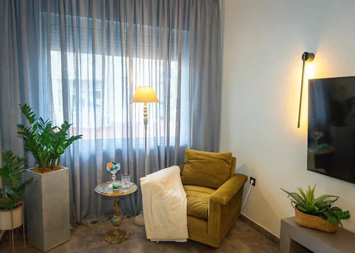 Ixia Home 아파트 *